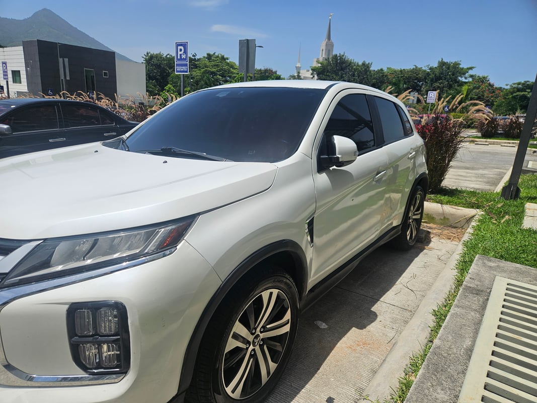 Mitsubishi Outlander Sport 2020