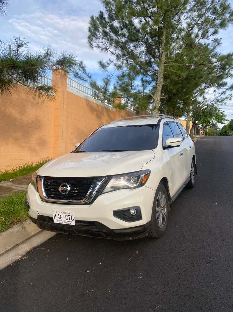 Nissan Pathfinder SL 4x2 Automática