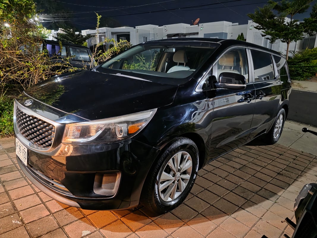 VAN Kia Sedona Automática