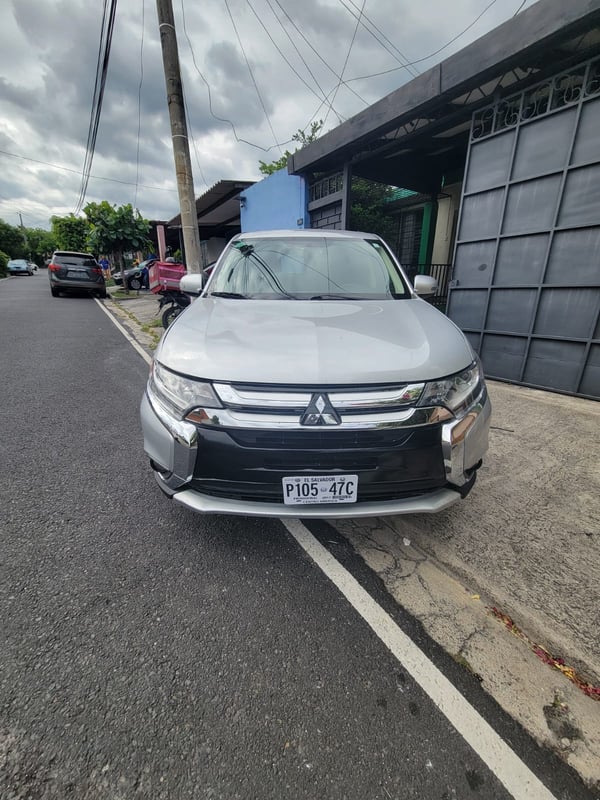 Mitsubishi Mirage 2018 7 Pasajeros