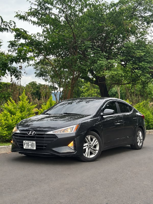 Hyundai Elantra 2020