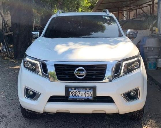 Nissan NP300 2020 Standard 6 Velocidades Doble Cabina Diesel