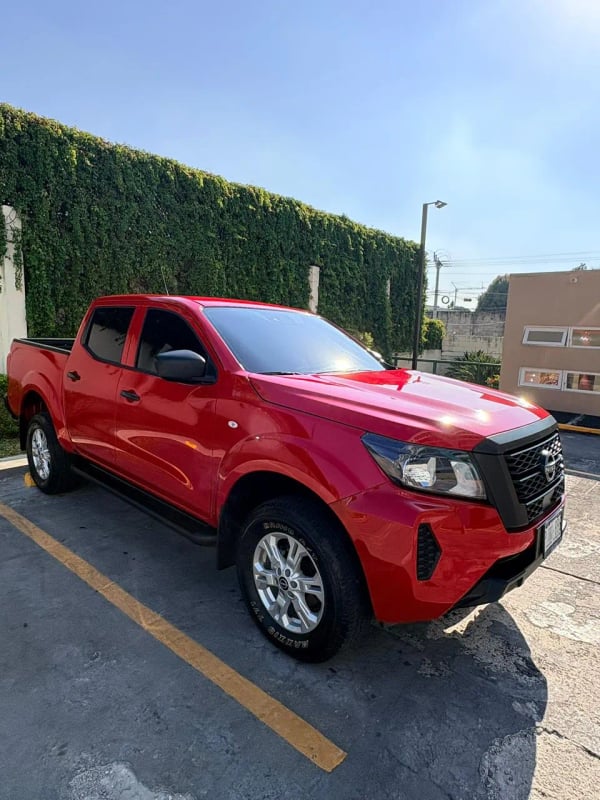 Nissan NP300