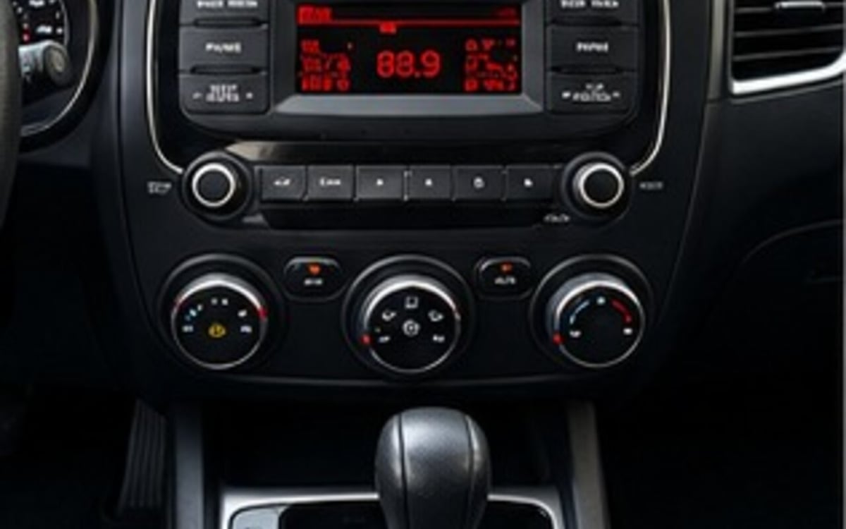 Kia Forte - Gris 3