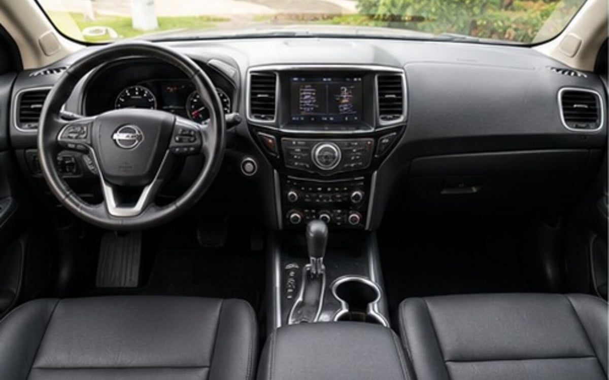 Nissan Pathfinder - Negra 3